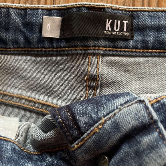 KUT from the Kloth High Rise Fray Short - Picture 7 of 8